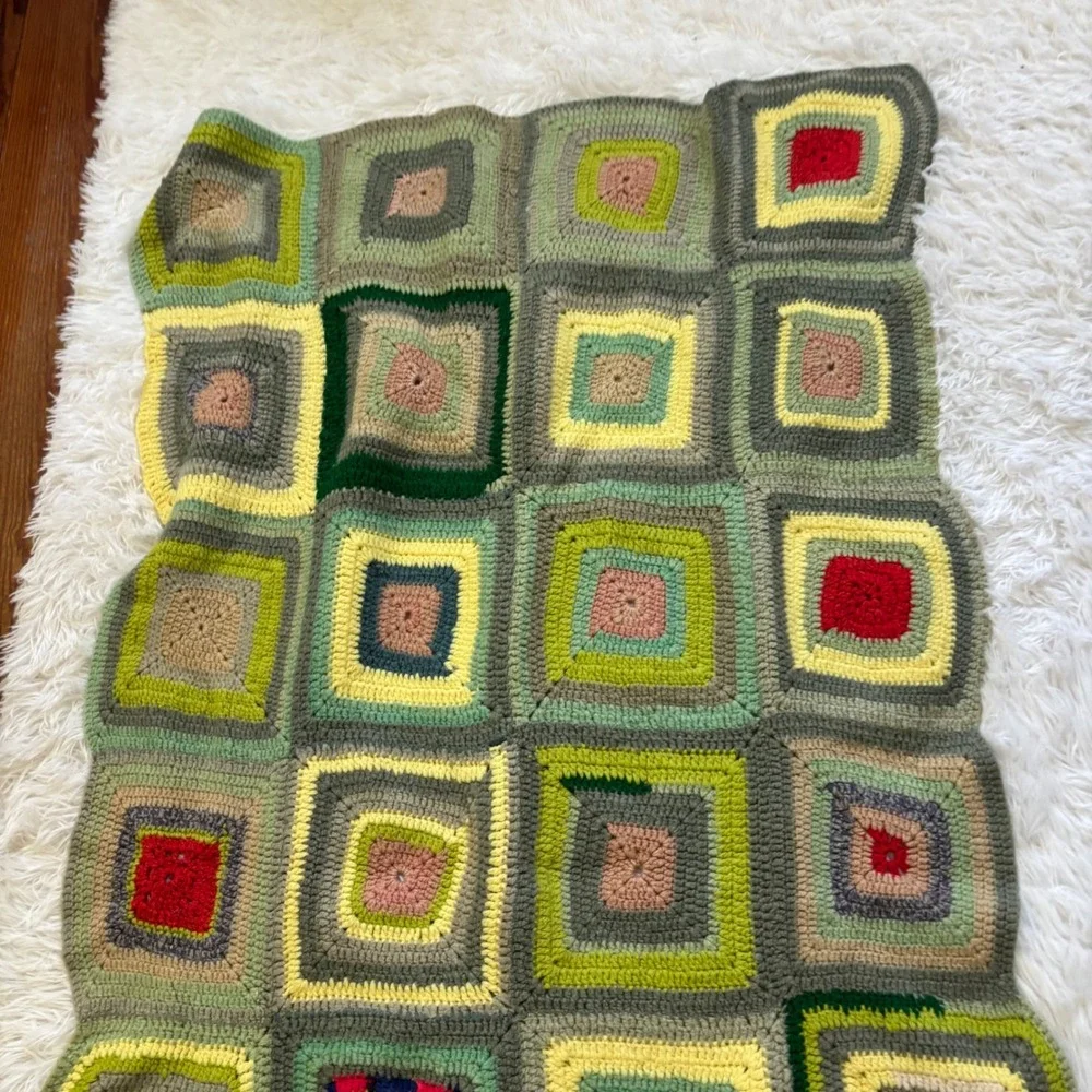 Vintage Hand Crochet Granny Blanket Afghan Earth Tone Green Beige Red Throw